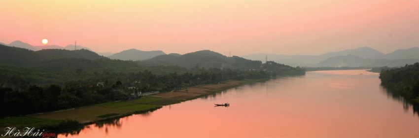 Sông Hương trong mối tình với Huế