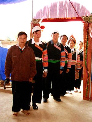 Muôn màu trong đám cưới người Mông