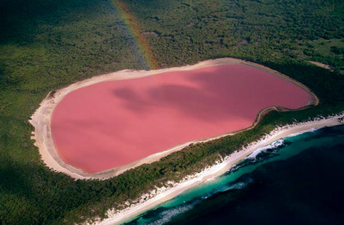 Ngọt ngào những hồ nước màu hồng đặc biệt