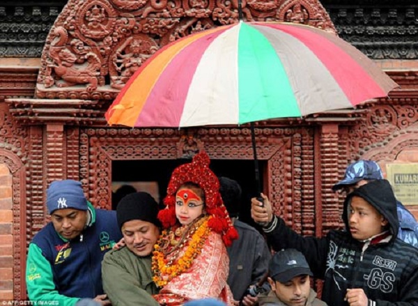 Bí ẩn thánh nữ đồng trinh ở Nepal và Ấn Độ