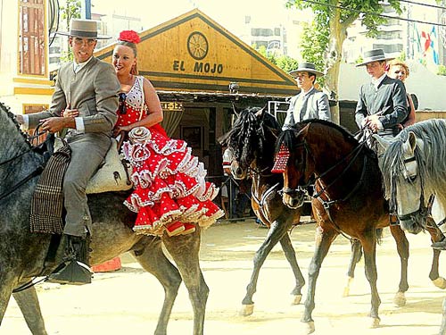 Rộn ràng sắc màu hội chợ ngựa Jerez