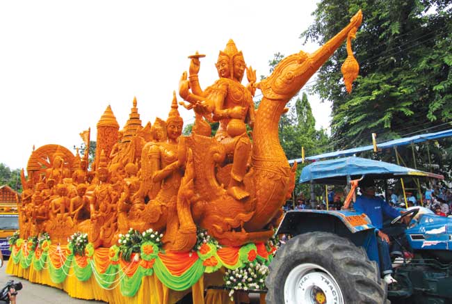 Lạ lẫm với lễ hội Nến  ở Ubon