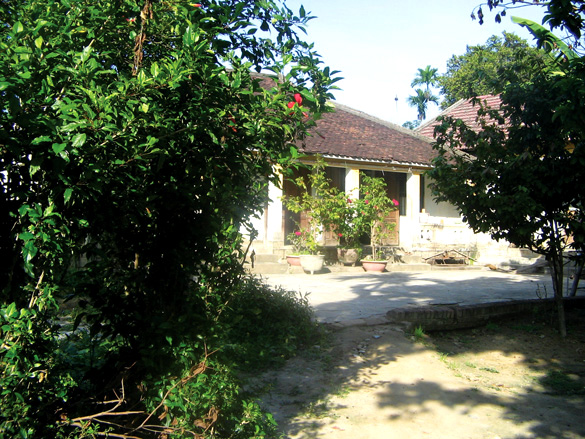 Đến thăm nhà cổ làng Phú Vinh