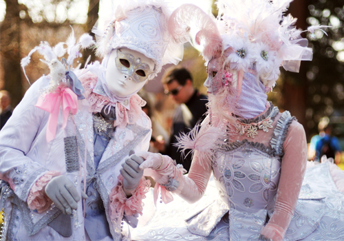 pháp rực rỡ sắc màu trong carnaval tại annecy