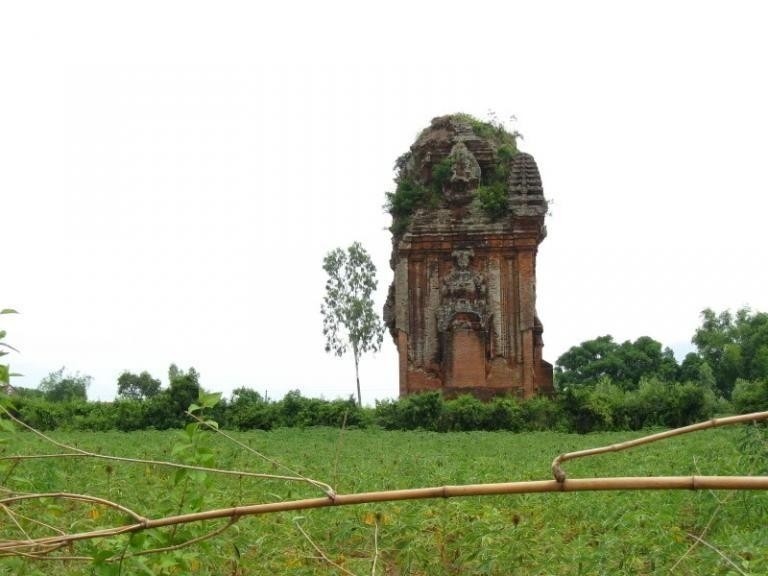 Sức lôi cuốn của quần thể kiến trúc tháp Chăm Pa ở Bình Định - Phần 2