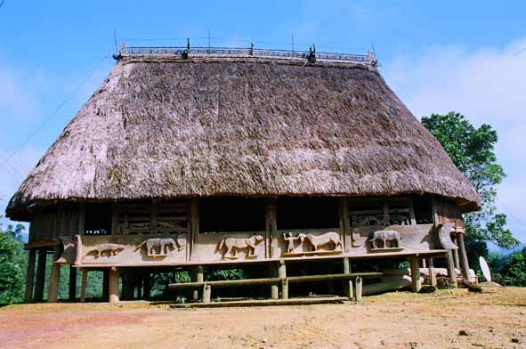 nhà gươl trong văn hóa làng của người c'tu