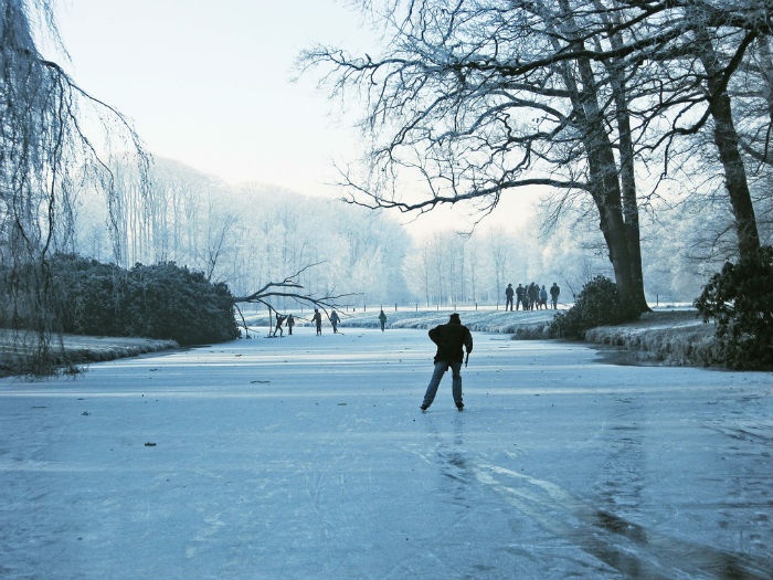 du lịch mùa đông, du lịch trải nghiệm, thế giới đó đây, trượt băng ngoài trời, vui chơi giải trí, những trò chơi chỉ có thể chơi trong mùa đông - phần 1