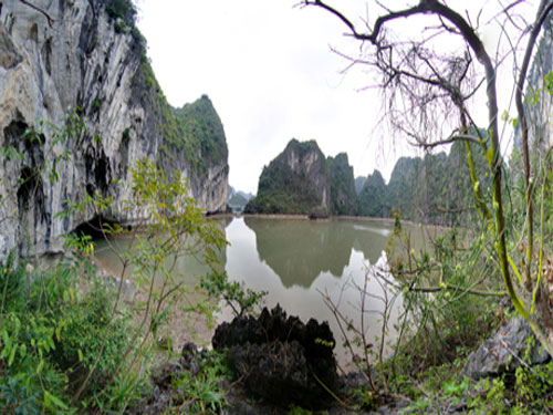 Kỳ thú khám phá động Ba Hang, Hạ Long