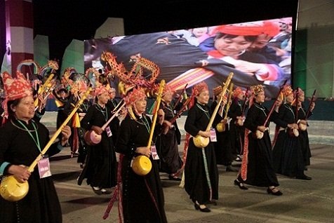 Hấp dẫn Carnaval Hạ Long và lễ hội hoa Anh Đào