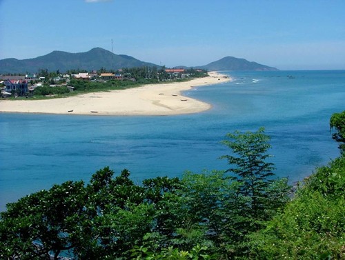 8 bãi biển tuyệt đẹp ở Huế