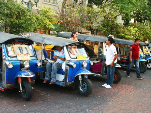 vì sao bangkok hút khách du lịch?