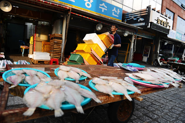 Đến thăm chợ cá nổi tiếng nhất Hàn Quốc