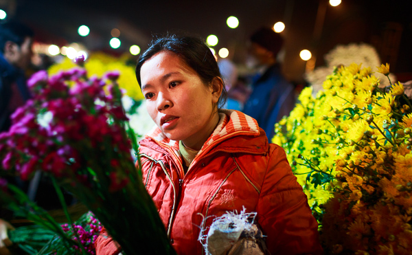 Đêm rực rỡ ở chợ hoa Hà Nội