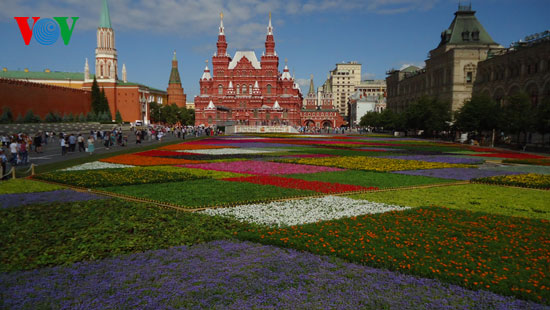 Quảng trường Đỏ ở Nga rực rỡ lễ hội hoa
