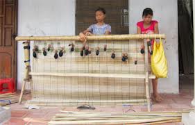 Văn hóa mành tre được gìn giữ nơi làng Cuông