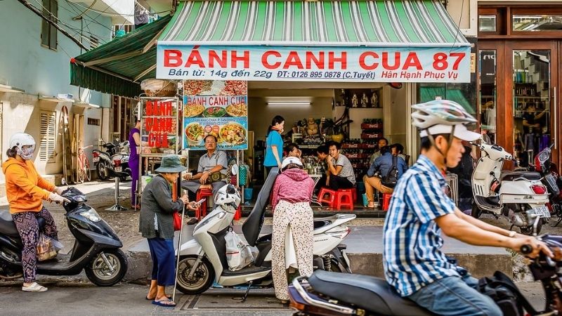 10 quán bánh canh cua ngon đậm vị ở Sài Gòn