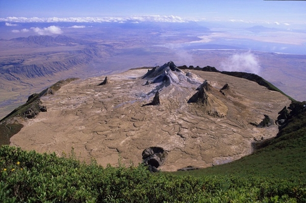 thám hiểm ngọn núi lửa mát nhất thế giới