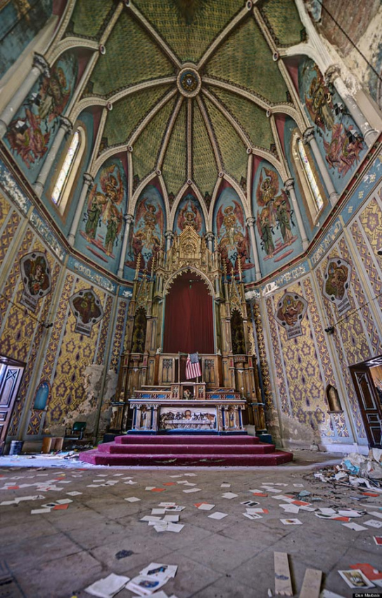những nhà thờ tuyệt đẹp bị bỏ hoang
