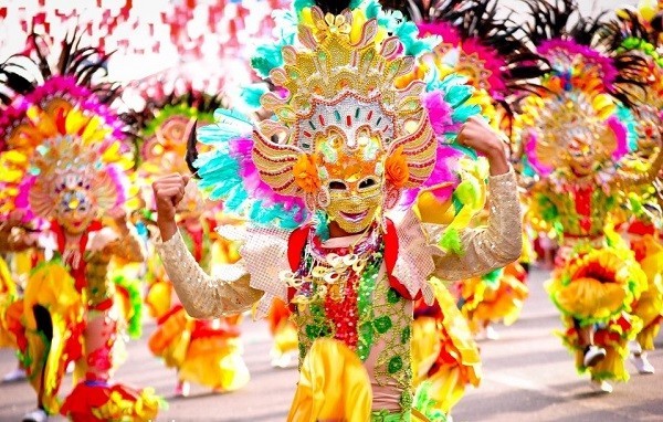 lễ hội nụ cười màu mè ở philippines