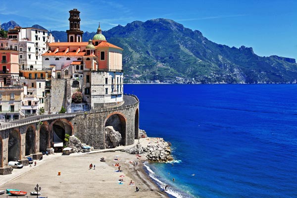 Những thị trấn lãng mạn ít người biết ở Italy