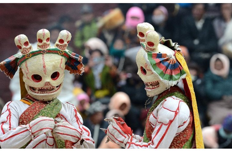 độc đáo điệu múa trừ tà của người tây tạng