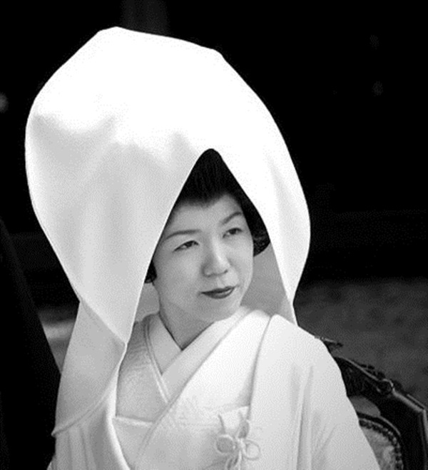 Ngắm các cô dâu châu Á với tục trang điểm truyền thống