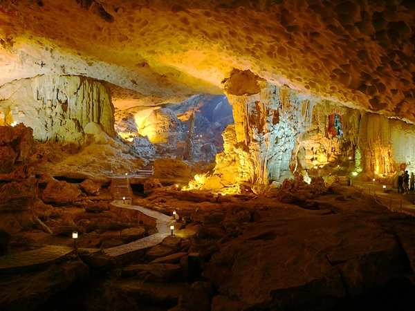 chiêm ngưỡng 10 hang động ngoạn mục nhất thế giới