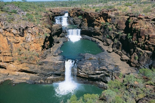 Độc đáo thác nước 4 tầng ở Australia