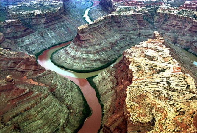 kỳ diệu những dòng sông với hai màu nước