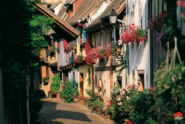 Mê mẩn những ngôi làng cổ quyến rũ nhất châu Âu