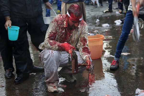 ghê rợn những lễ hội hành xác đẫm máu khắp thế giới