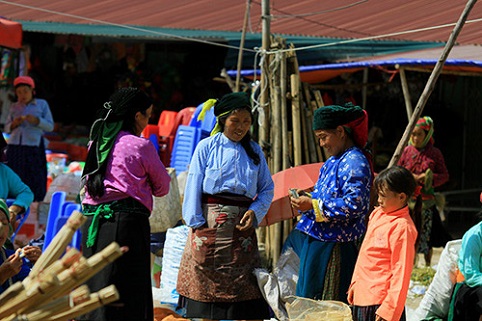 Độc đáo chợ phiên Đồng Văn ngày đầu đông