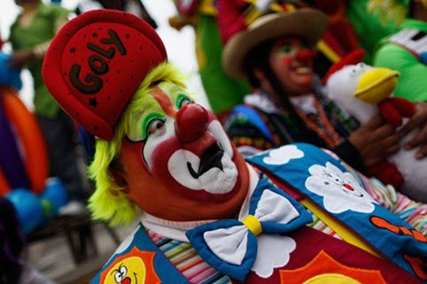 Mexico tràn ngập màu sắc với lễ hội các chú hề