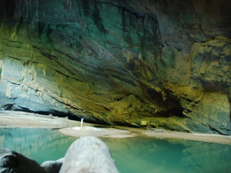 Khám phá hang động lớn thứ 3 thế giới ở Việt Nam – Hang Én