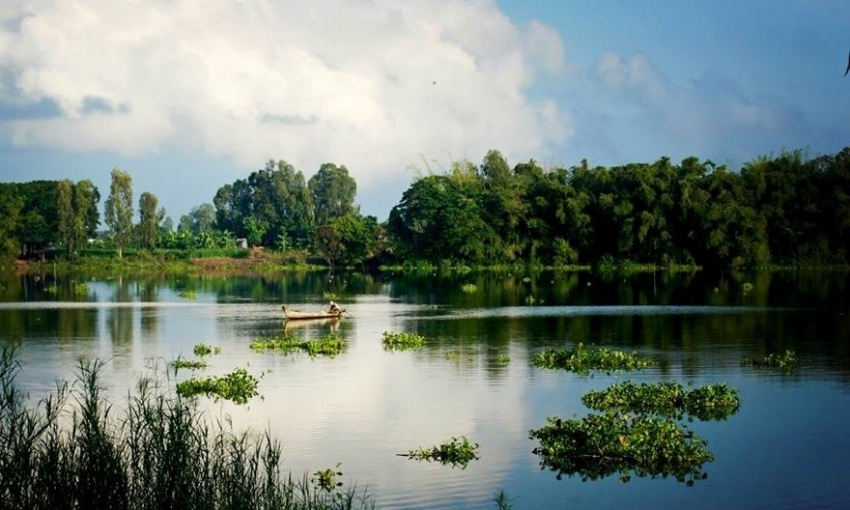 Búng Bình Thiên – Yên bình hồ nước trời ban