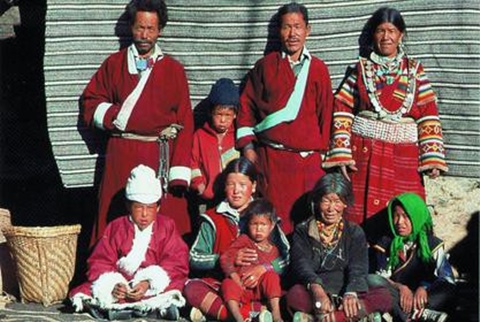 lạ lùng tục chia sẻ vợ của người nepal trên dãy himalaya