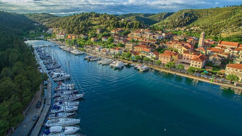 ngỡ ngàng trước vẻ đẹp của 10 thị trấn nhỏ quyến rũ nhất ở croatia
