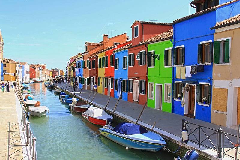Mê mẩn trước vẻ đẹp của những thành phố sắc màu nhất thế giới