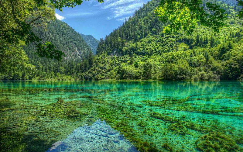Khung cảnh thần tiên ở những hồ nước đẹp nhất thế giới - ALONGWALKER