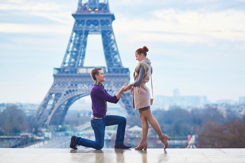 “Vượt biên” ra nước ngoài cầu hôn bạn gái ở các địa điểm lãng mạn