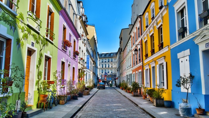 chiêm ngưỡng vẻ đẹp những con phố rực rỡ sắc màu trên thế giới