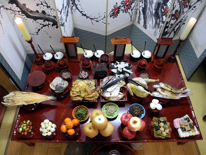thả đèn trời, ăn bánh gạo và các phong tục truyền thống dịp trung thu ở các nước châu á