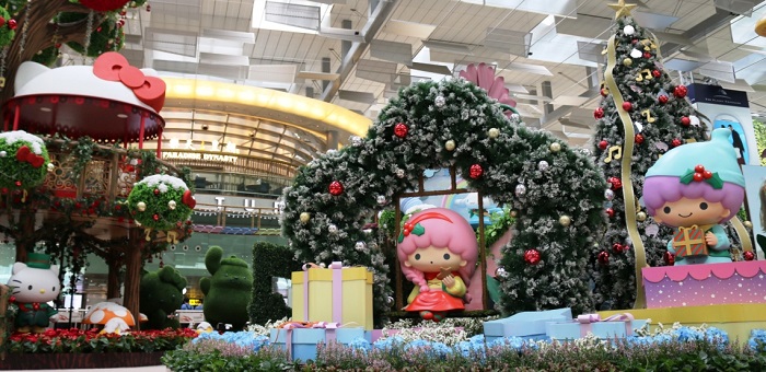 Không khí Giáng sinh tưng bừng tại những sân bay sầm uất nhất thế giới