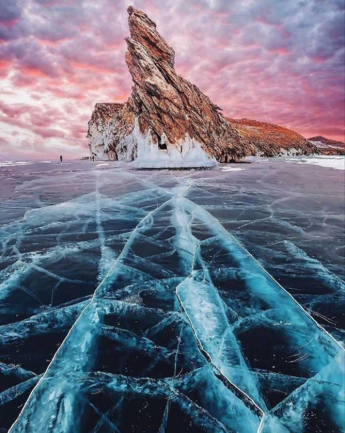 Hoa mắt chiêm ngưỡng 6 hồ nước đóng băng đẹp nhất thế giới