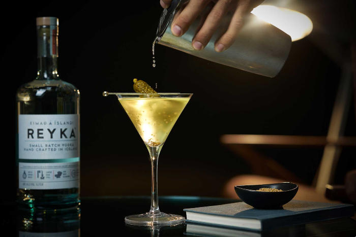 ở nhà mà đi khắp thế giới với 10 công thức pha chế cocktail quyến rũ nhất