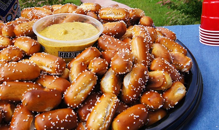 giải mã sức hút bánh xoắn pretzel được google doodle vinh danh