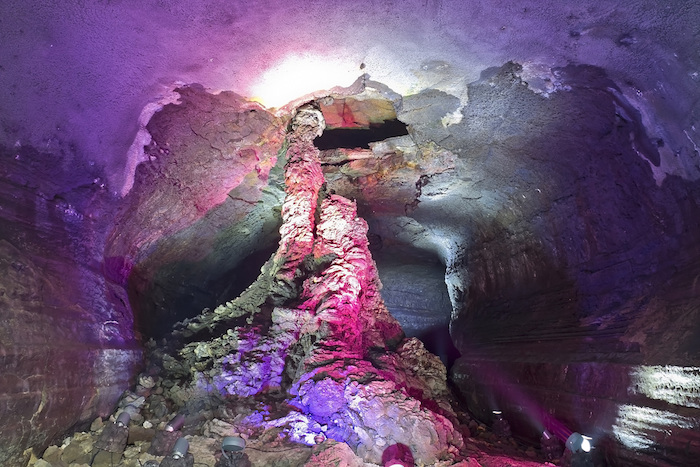 du hành về cổ đại với 4 hang động dung nham tuyệt đẹp trên thế giới