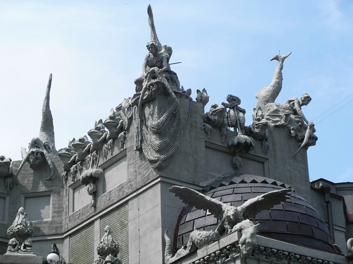 8 bức tượng gargoyle độc đáo lồng cả cảm giác đáng sợ và thú vị