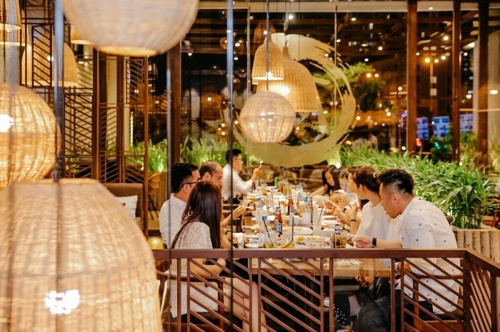 những quán ăn của người nổi tiếng: đông khách không chỉ vì chủ là ngôi sao, mà ở chất lượng món ăn
