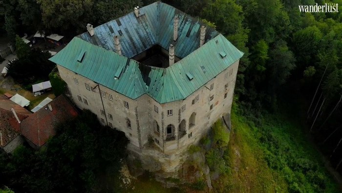 'so gan' trước 10 tòa lâu đài ma ám bí ẩn khắp thế giới